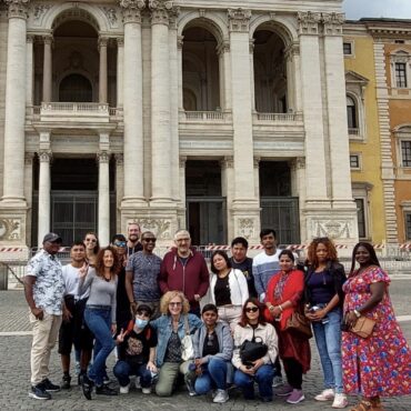 Scuola di italiano della Cds: con la visita a San Giovanni ripartono le passeggiate con gli studenti